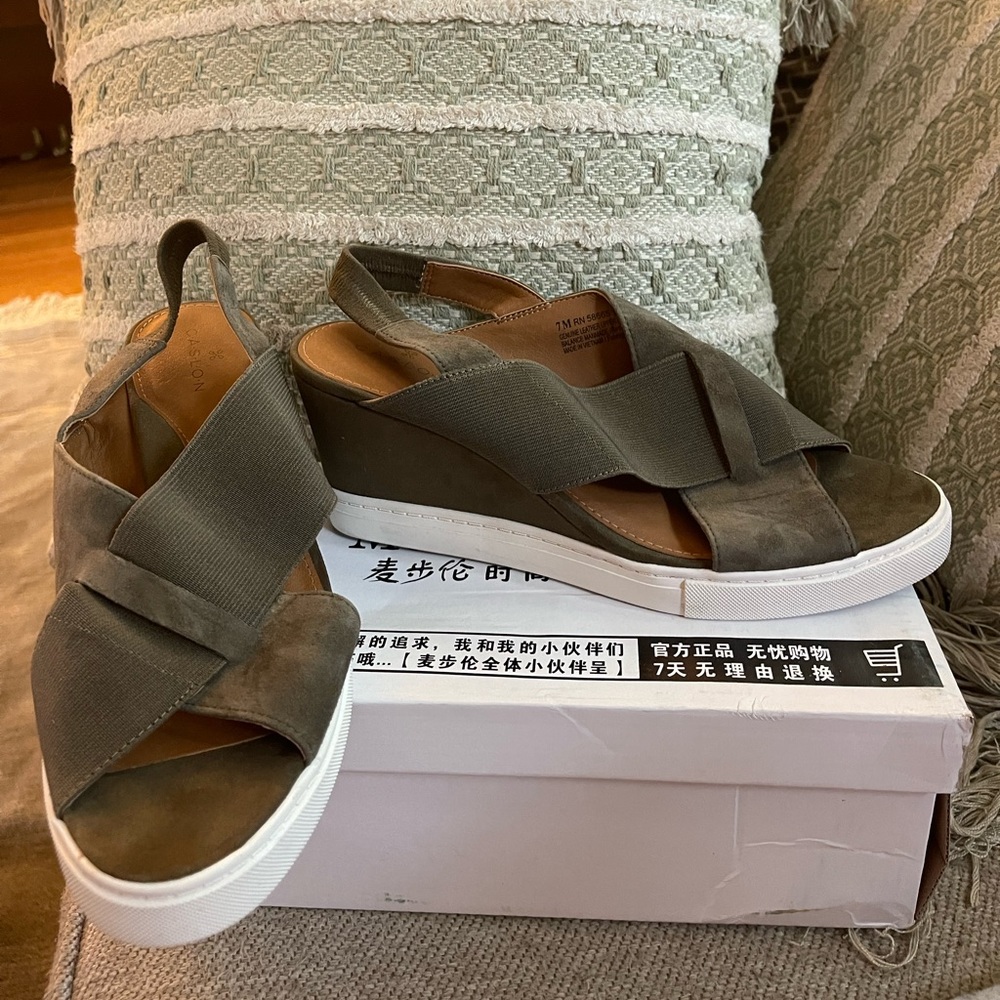 Caslon Olive Green Suede Crisscross Wedge Sandals - Picture 4 of 6